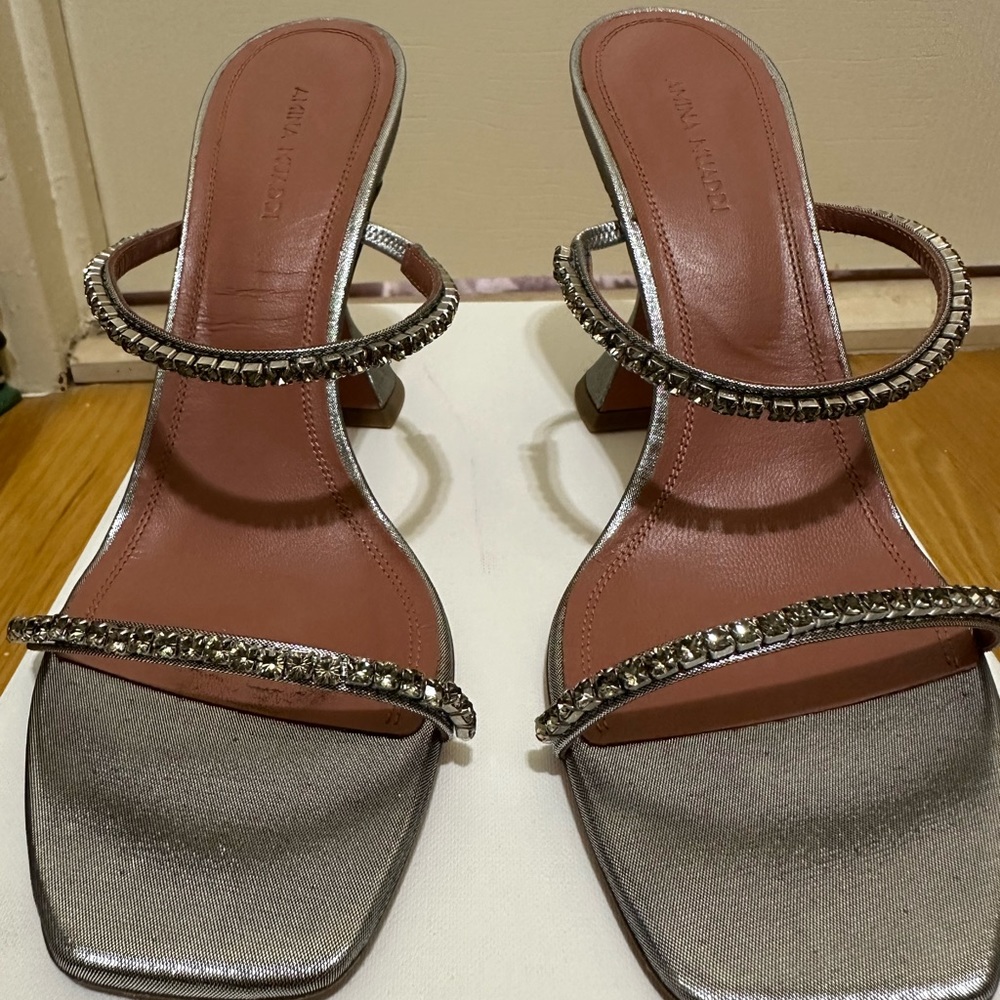 Amina Muaddi Gilda slipper. Silver.